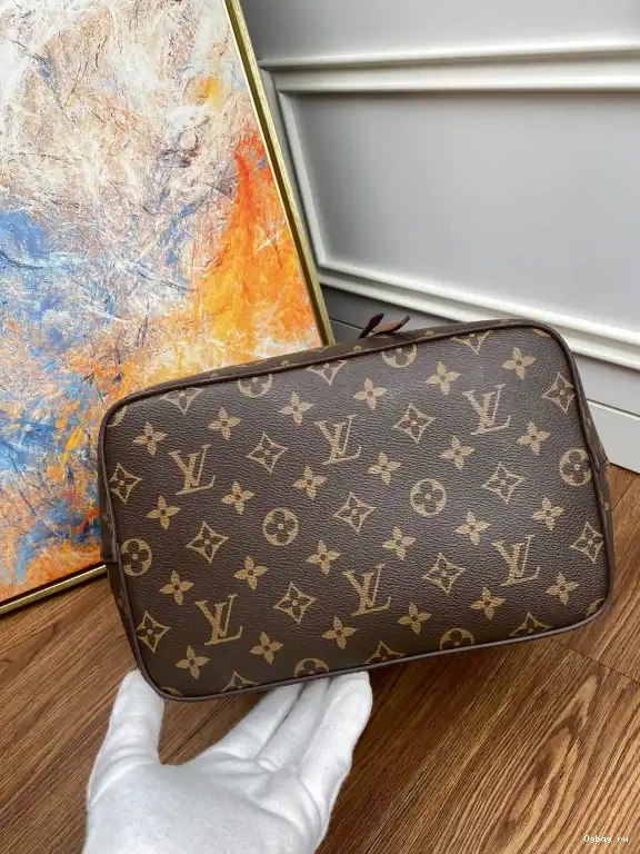 VUITTON LOUIS NÉONOÉ 0630